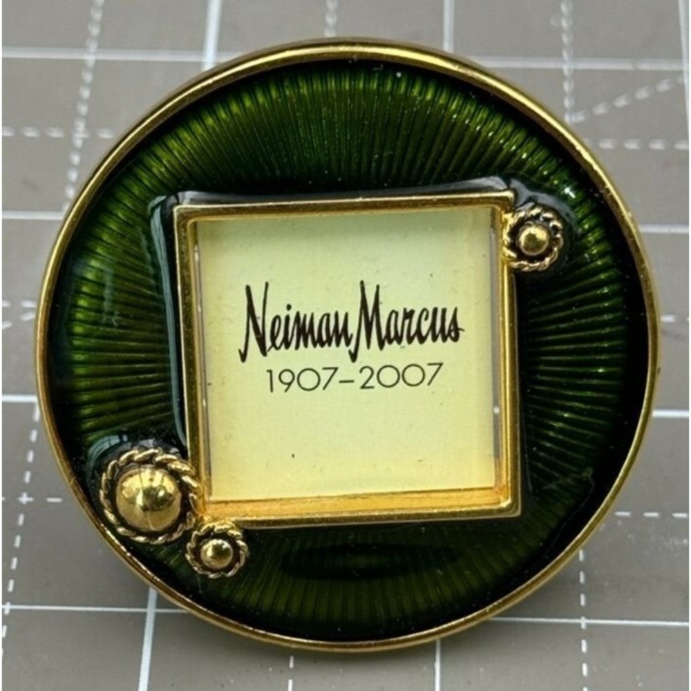 Jay Strongwater Miniature Frame Green Neiman Marcus Commemorative Stand 2"